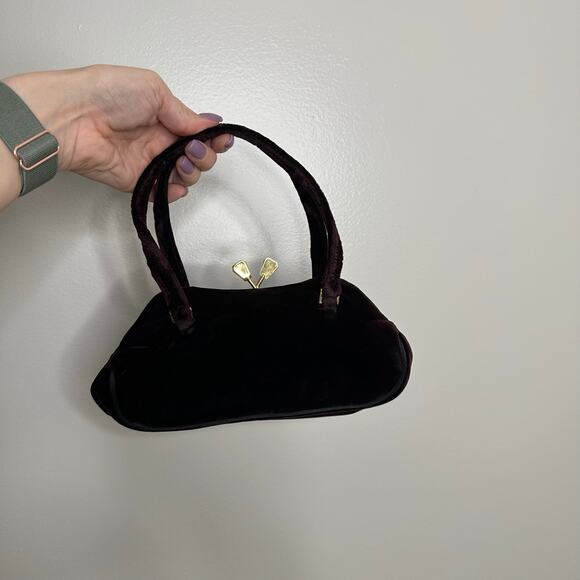 Valerie Stevens maroon velvet toggle closure‎ evening bag - Picture 1 of 5